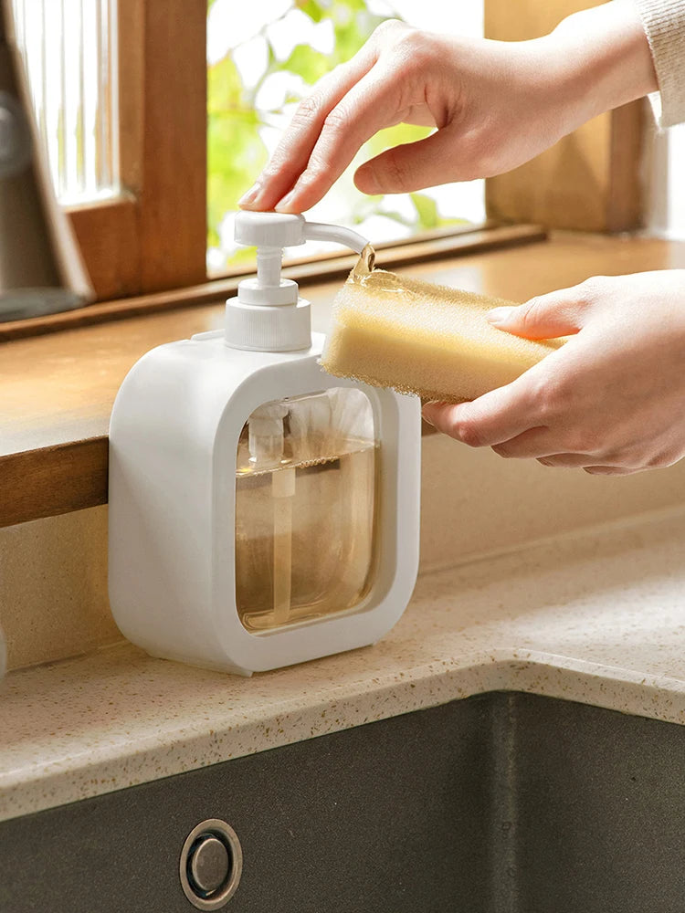 A large-capacity soap dispenser bottle, transparent visible plastic press bottle, suitable for travel, kitchen, bathroom